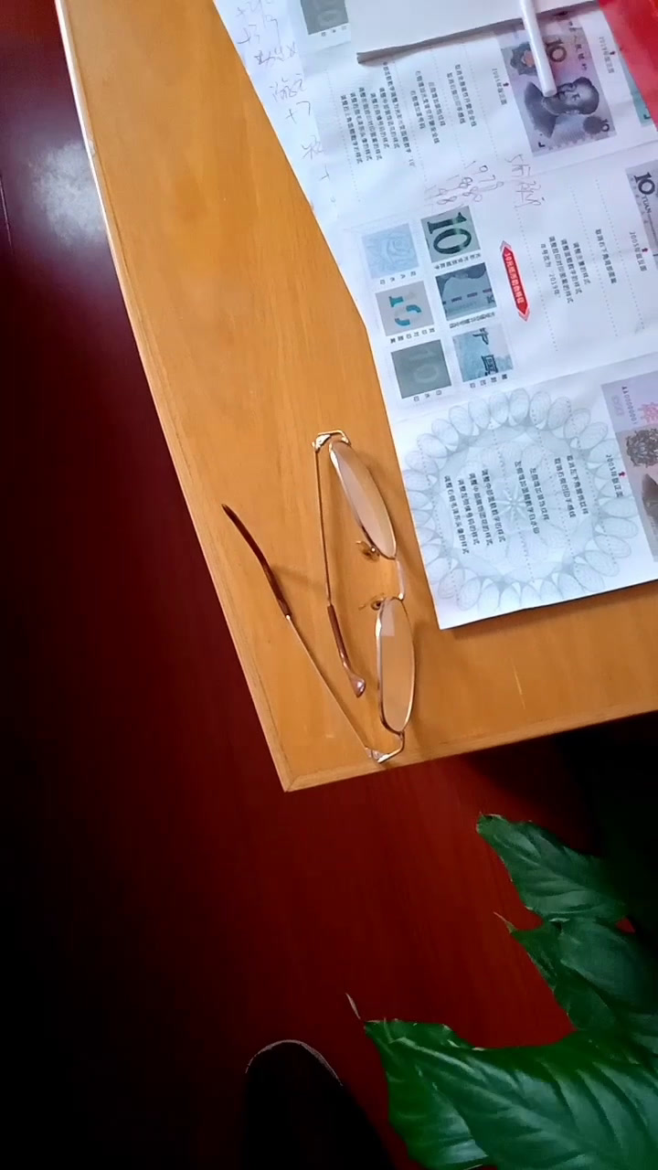 眼镜框特别松戴不上怎么办?