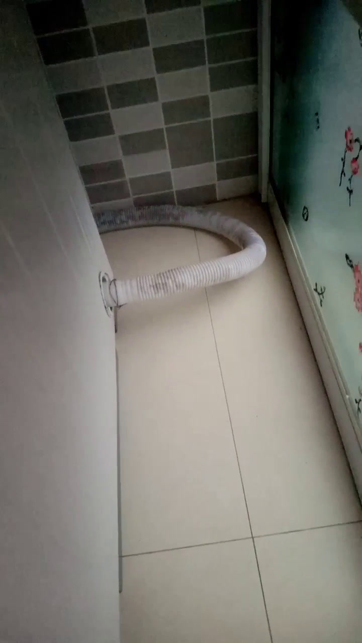 洗衣机的水管总是漏水怎么回事?