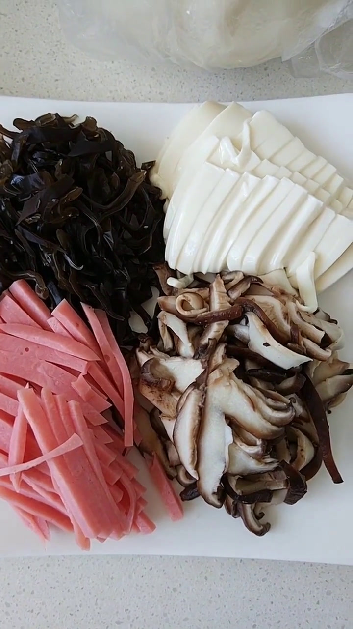 酸辣汤的做法和配料?