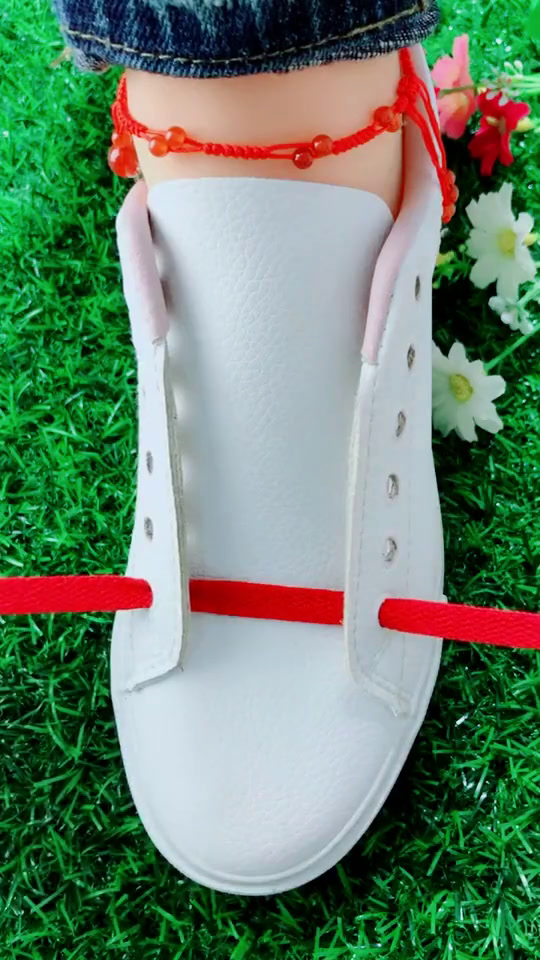 六孔的鞋子怎么系exo的鞋带