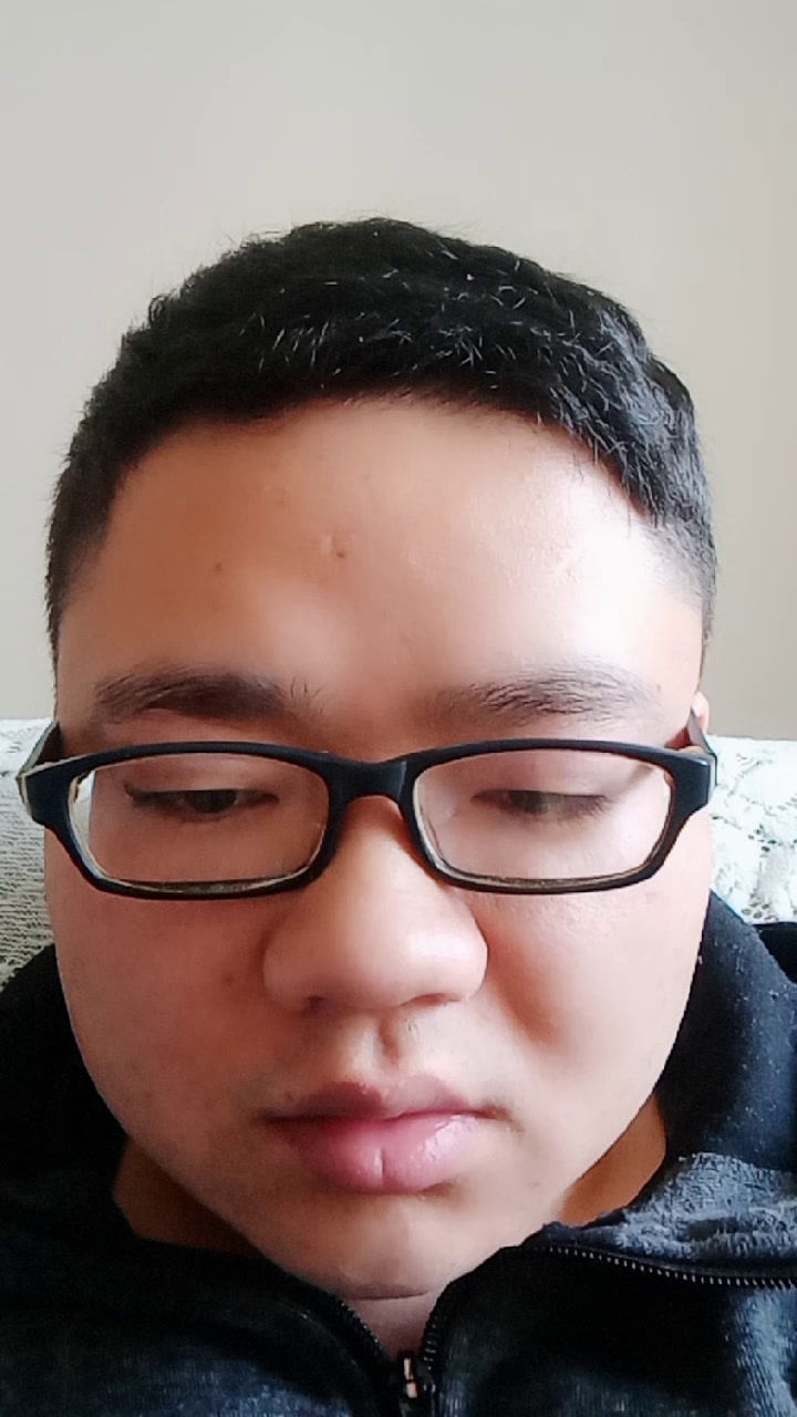 男生20岁几乎没长胡子正常么 其他的都正常