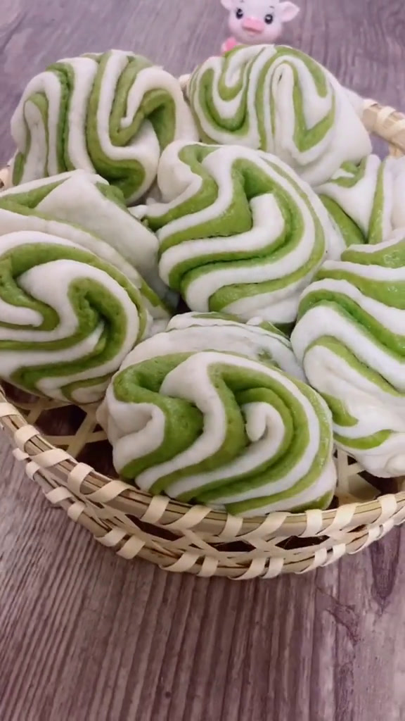 怎样做菠菜花卷颜色漂亮