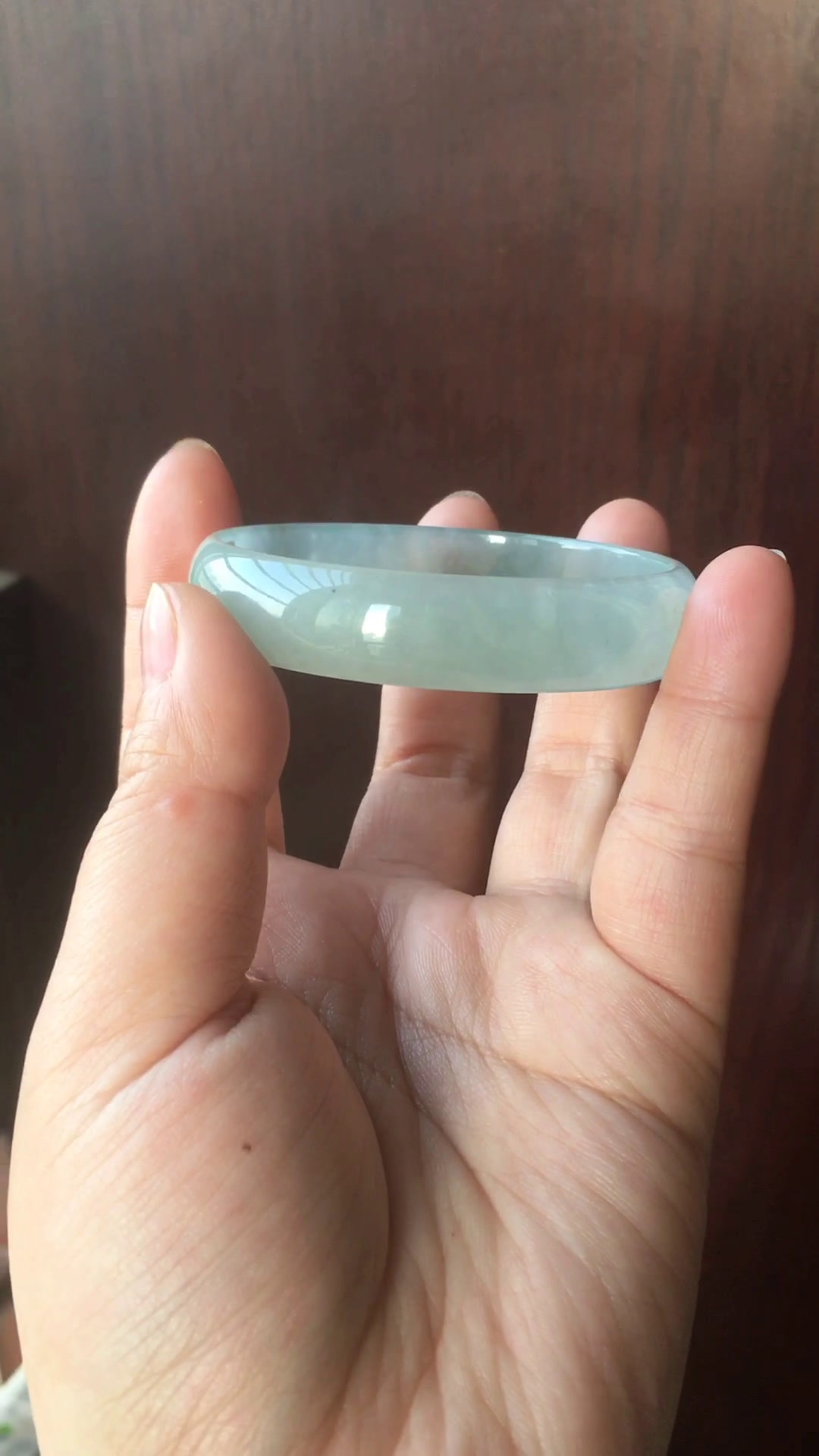 新入的翡翠公主镯,不知道值不值?