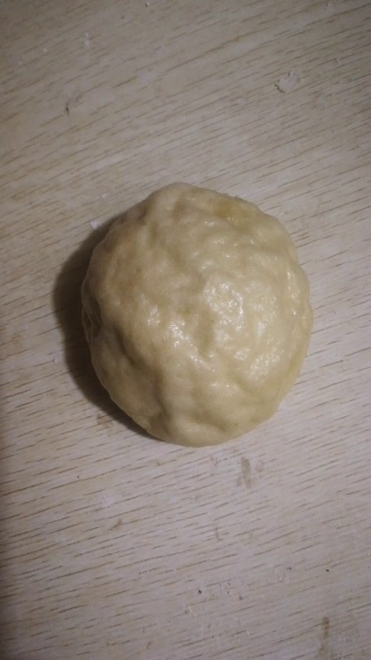 我家蒸的馒头是碱面馒头.