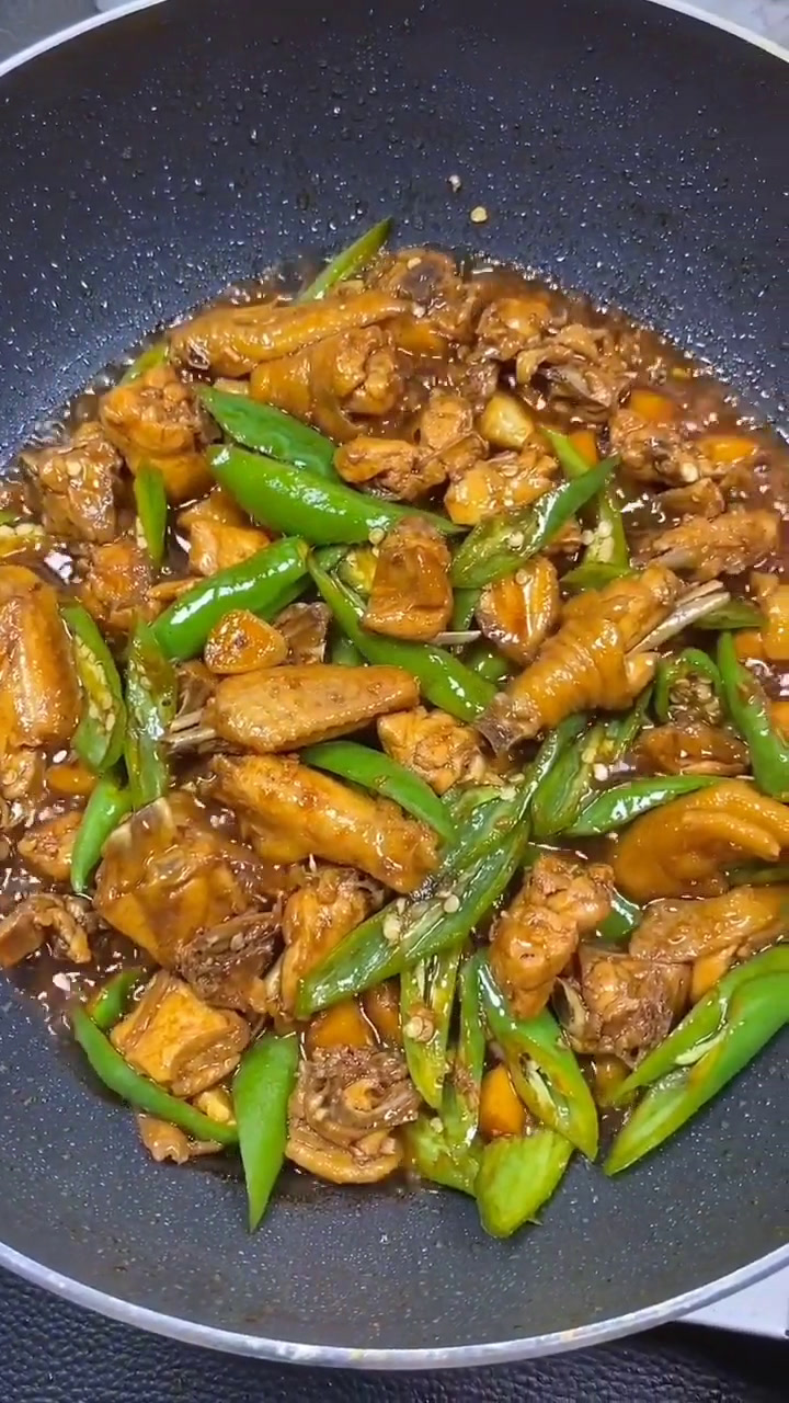 青椒炒鸡怎么做才正宗啊?