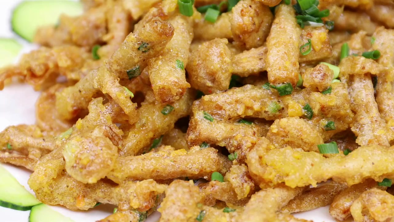 怎么将白玉菇和蛋黄一起做美食?