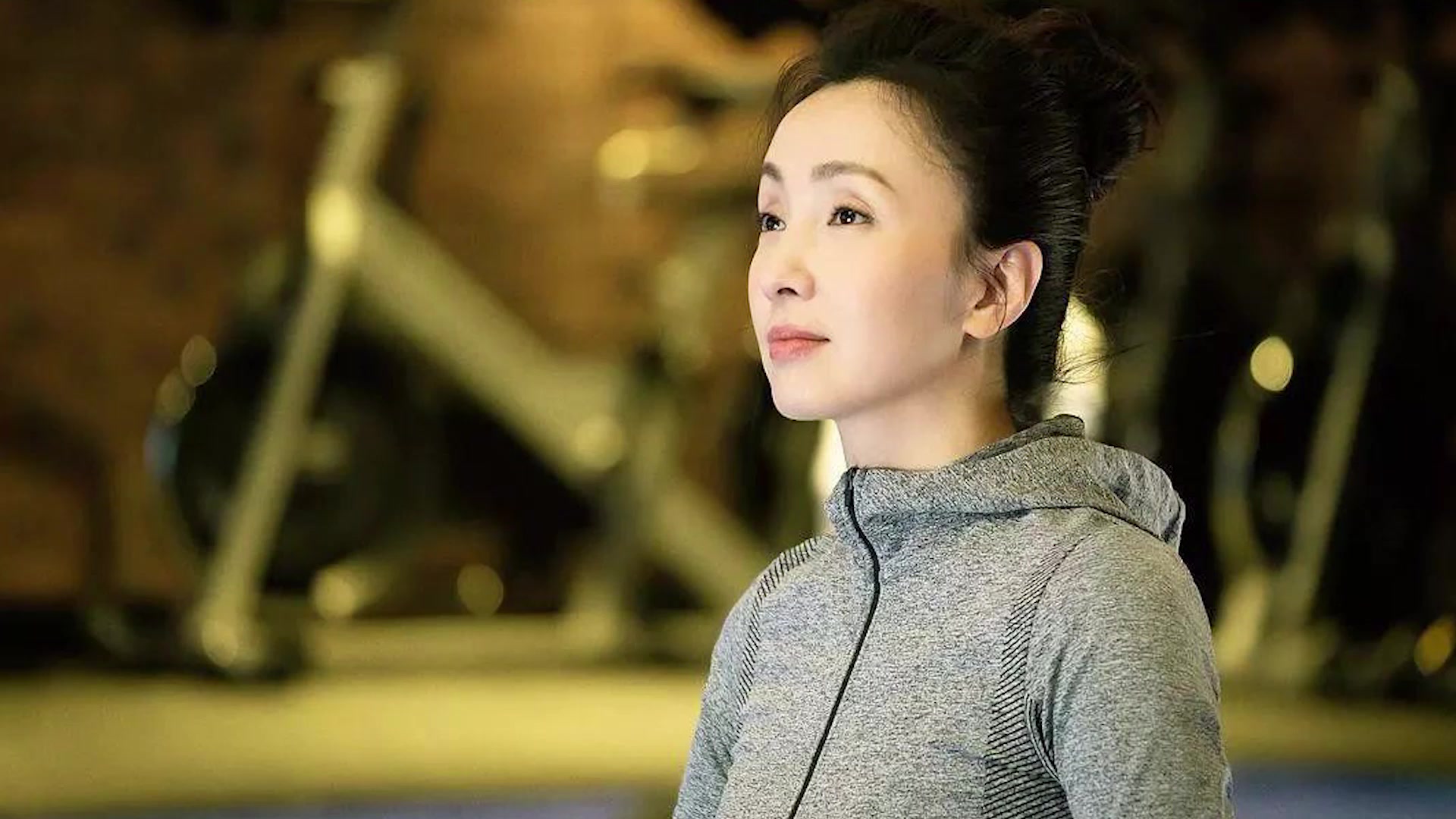 陶虹与家人度假遇车祸伤势严重现身医院,现在陶红的情况怎样了?